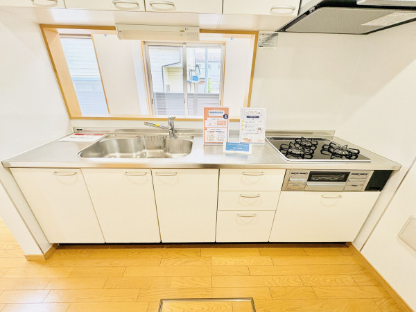藤沢市打戻、中古一戸建てのキッチン画像です