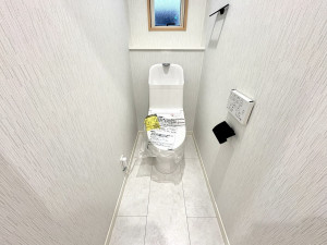 藤沢市大庭、中古一戸建てのトイレ画像です