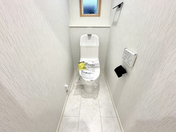 藤沢市大庭、中古一戸建てのトイレ画像です