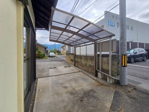 塩尻市大字広丘、中古一戸建ての駐車場画像です