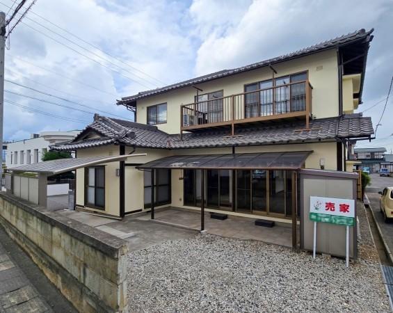 塩尻市大字広丘、中古一戸建ての外観画像です