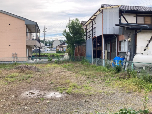 松本市沢村、土地の前面道路を含む現地写真画像です
