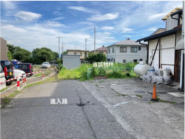 松本市沢村、土地の前面道路を含む現地写真画像です