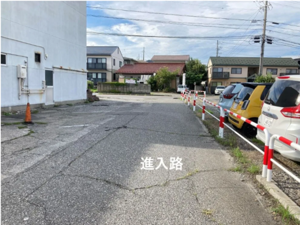 松本市沢村、土地の前面道路を含む現地写真画像です
