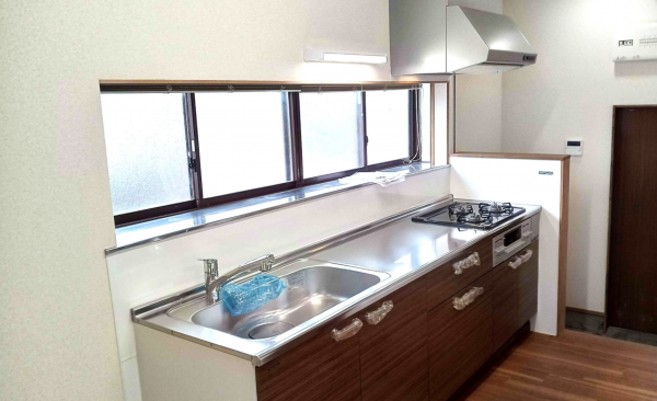 松本市大字岡田、中古一戸建てのキッチン画像です