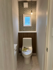 松本市大字原、新築一戸建てのトイレ画像です