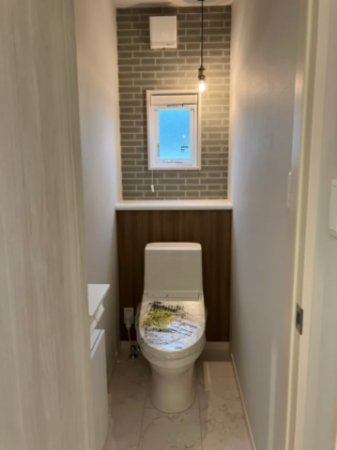 松本市大字原、新築一戸建てのトイレ画像です