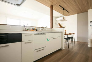 松本市大字岡田、新築一戸建てのキッチン画像です