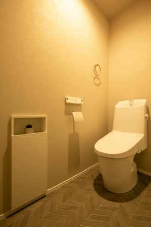 松本市大字岡田、新築一戸建てのトイレ画像です