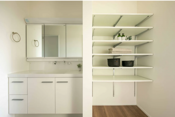 松本市大字岡田、新築一戸建ての洗面画像です