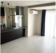 松本市並柳、中古一戸建ての居間画像です