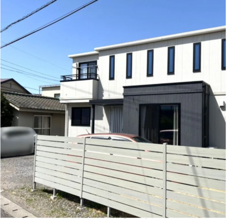 松本市並柳、中古一戸建ての前面道路を含む現地写真画像です