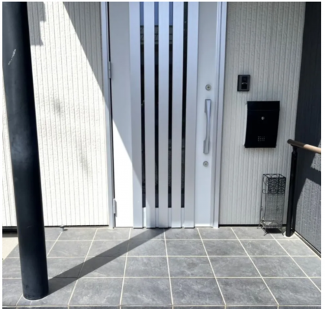 松本市並柳、中古一戸建ての玄関画像です