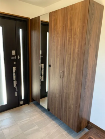 松本市大字島内、中古一戸建ての玄関画像です