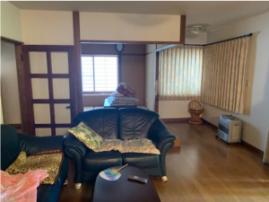 安曇野市穂高、中古一戸建ての居間画像です