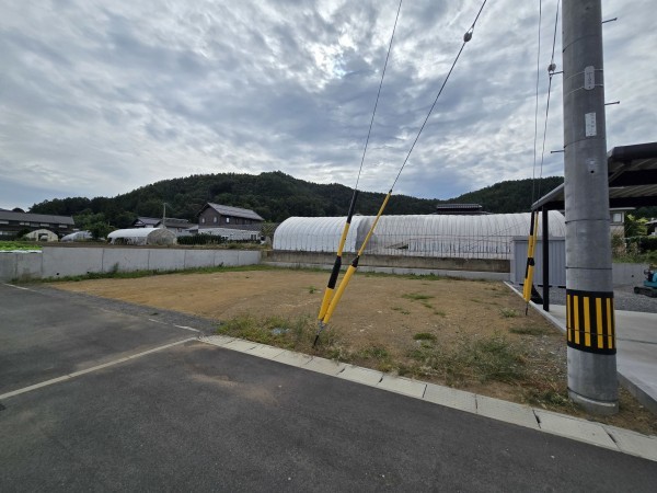 塩尻市大字洗馬、土地の前面道路を含む現地写真画像です