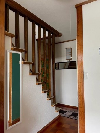 塩尻市大字広丘、中古一戸建ての玄関画像です