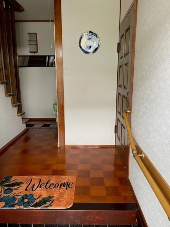 塩尻市大字広丘、中古一戸建ての玄関画像です