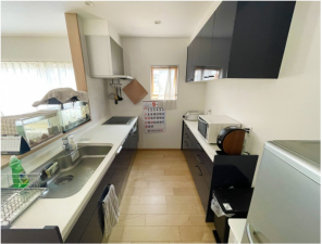 安曇野市豊科、中古一戸建てのキッチン画像です