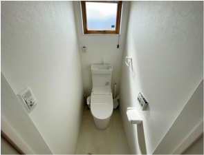 安曇野市豊科、中古一戸建てのトイレ画像です