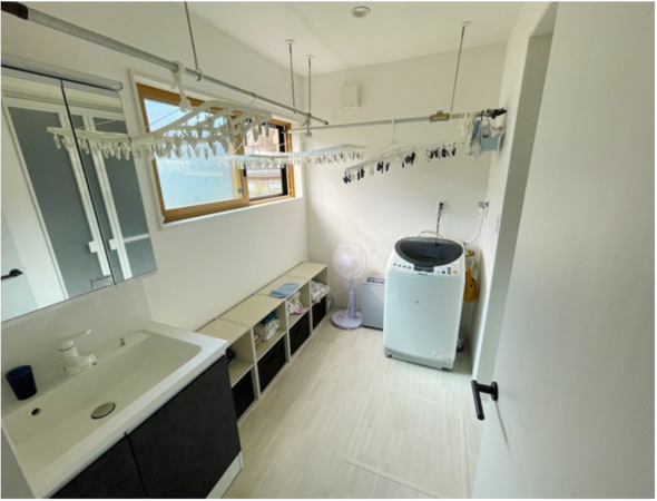 安曇野市豊科、中古一戸建ての洗面画像です