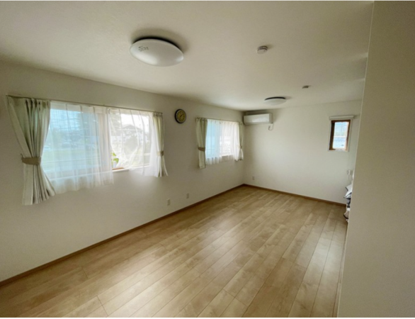 安曇野市豊科、中古一戸建ての子ども部屋画像です