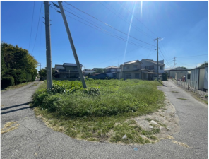 松本市大字島内、土地の前面道路を含む現地写真画像です