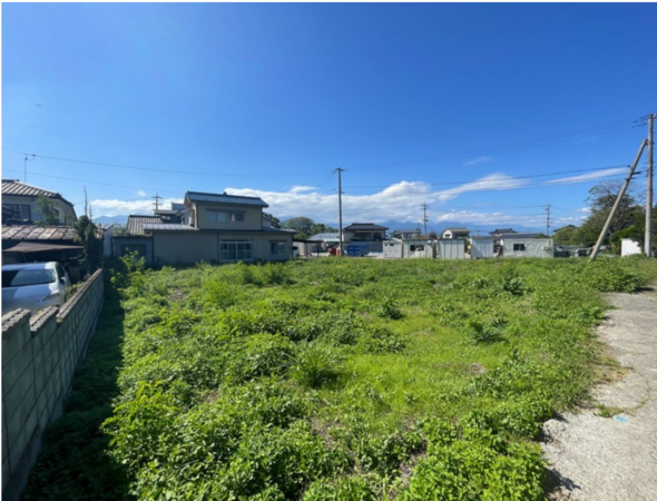 松本市大字島内、土地の前面道路を含む現地写真画像です