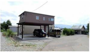 塩尻市大字広丘、中古一戸建ての駐車場画像です