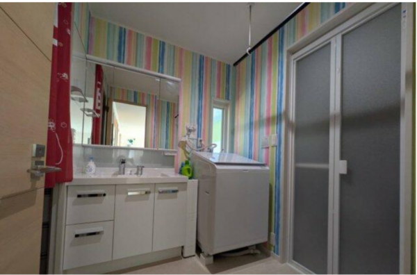 塩尻市大字広丘、中古一戸建ての洗面画像です