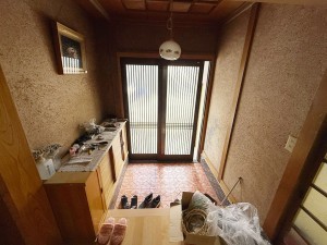 塩尻市大門、中古一戸建ての玄関画像です