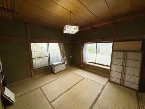 塩尻市大門、中古一戸建ての居間画像です
