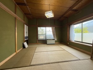 塩尻市大門、中古一戸建ての居間画像です