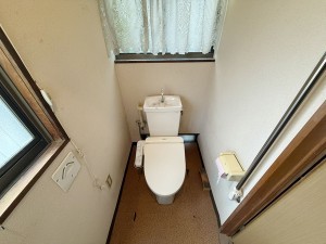 塩尻市大門、中古一戸建てのトイレ画像です