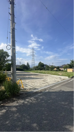 安曇野市穂高、土地の前面道路を含む現地写真画像です