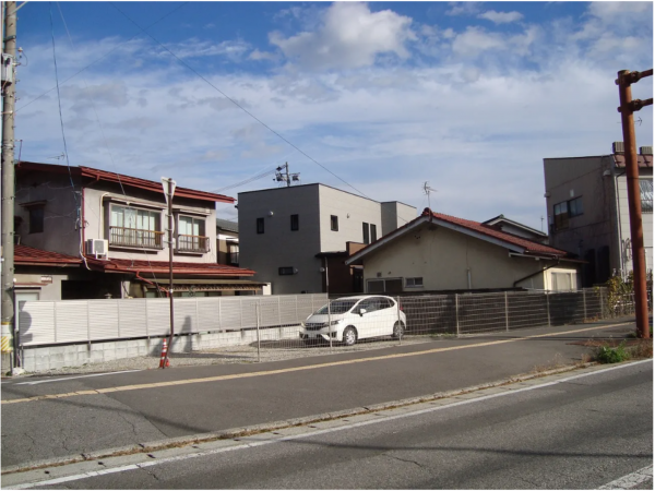 塩尻市大門、土地の前面道路を含む現地写真画像です