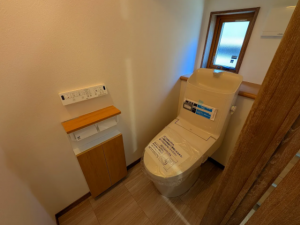 松本市大字里山辺、新築一戸建てのトイレ画像です