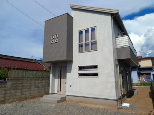 松本市大字里山辺、新築一戸建ての外観画像です