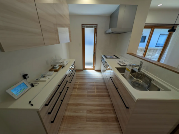 松本市大字里山辺、新築一戸建てのキッチン画像です