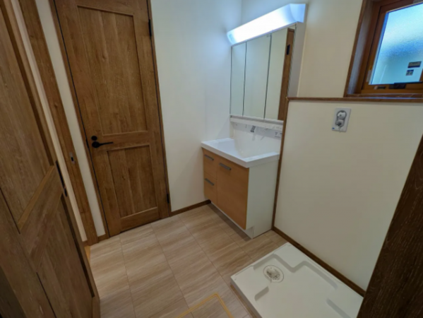 松本市大字里山辺、新築一戸建ての洗面画像です