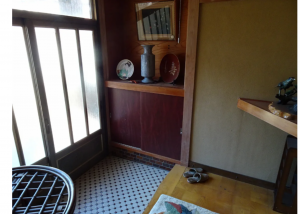 塩尻市大字宗賀、中古一戸建ての玄関画像です