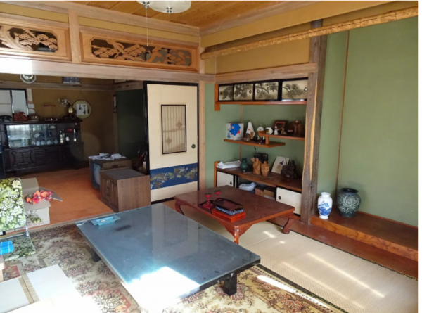 塩尻市大字宗賀、中古一戸建ての居間画像です