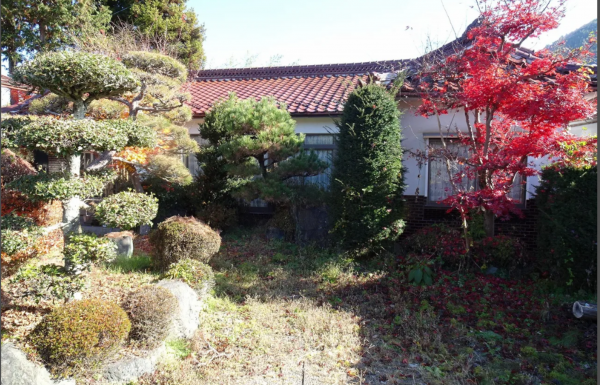 塩尻市大字宗賀、土地の前面道路を含む現地写真画像です