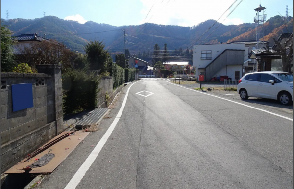 塩尻市大字宗賀、土地の前面道路を含む現地写真画像です