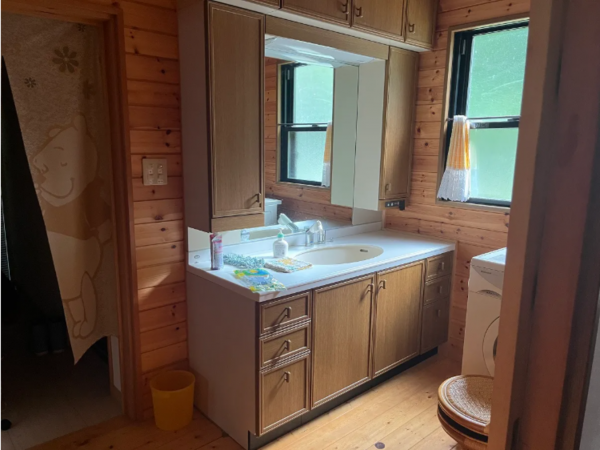 安曇野市穂高、中古一戸建ての洗面画像です