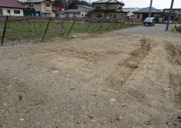 塩尻市大字洗馬、土地の前面道路を含む現地写真画像です