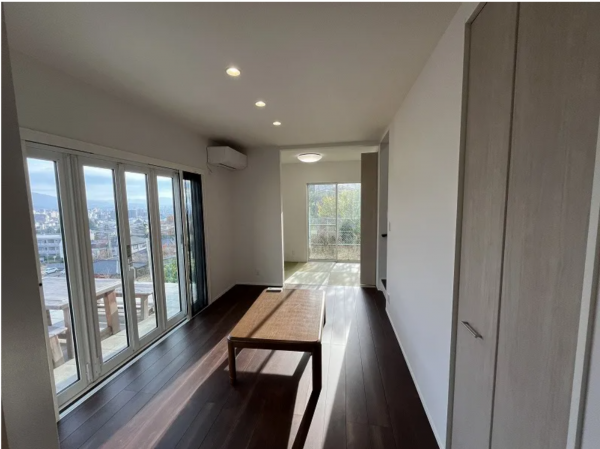 松本市蟻ケ崎、中古一戸建ての居間画像です