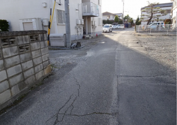 塩尻市大門、土地の前面道路を含む現地写真画像です