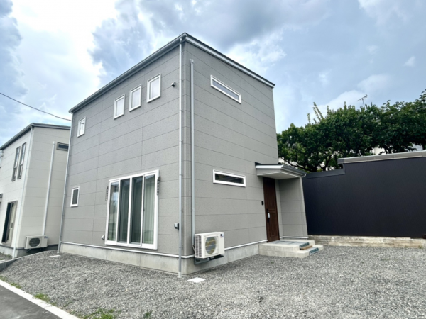 松本市沢村、新築一戸建ての外観画像です