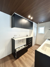 松本市沢村、新築一戸建てのキッチン画像です